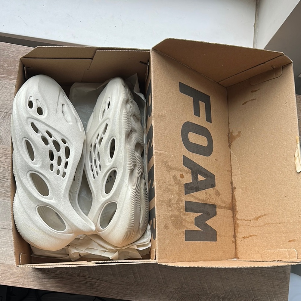 Yeezy creams Foam Shoes